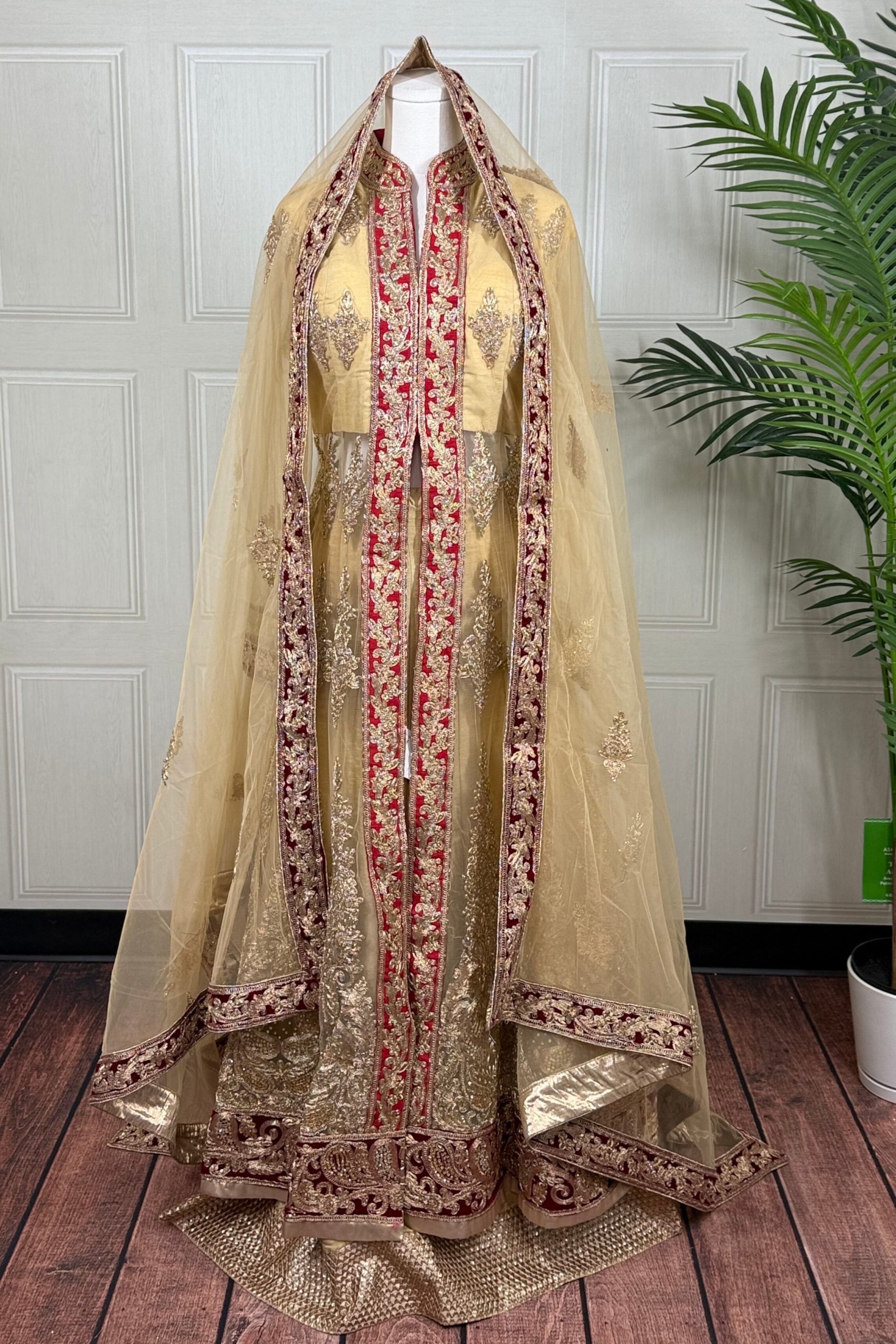 Golden Radiance Zari Lacha