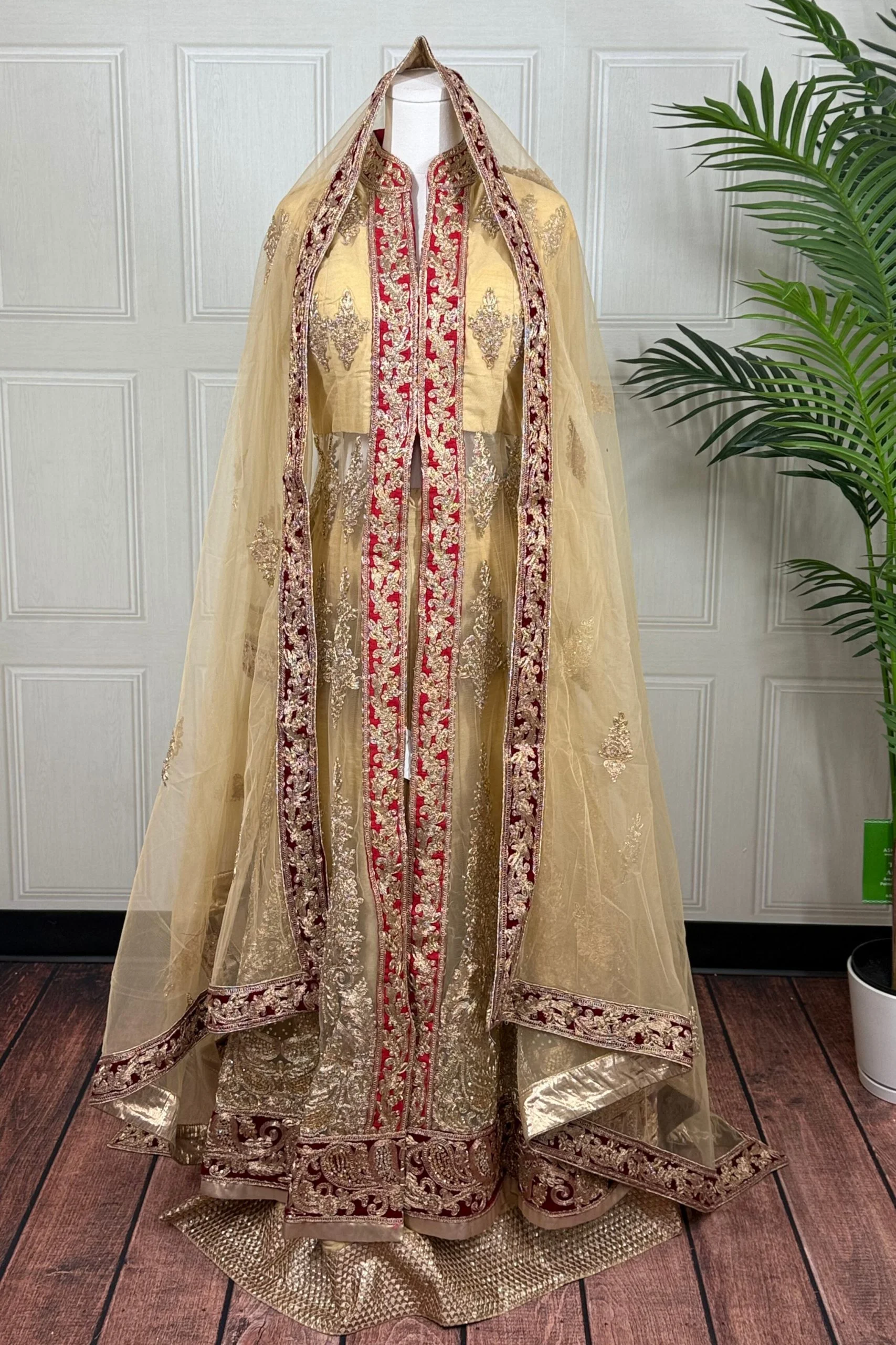 Golden Radiance Zari Lacha